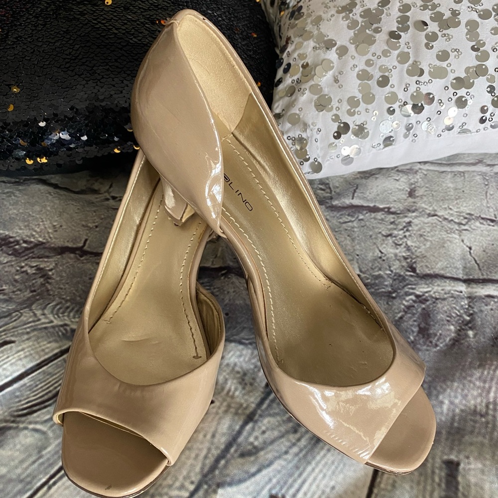 Bandolino womens heels size 7 (2()